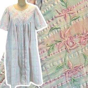 VINTAGE cottage floral house dress robe dressing gown pastel seersucker midi 90s